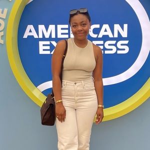 Aritzia Babaton Sculpt Knit Racer Tank